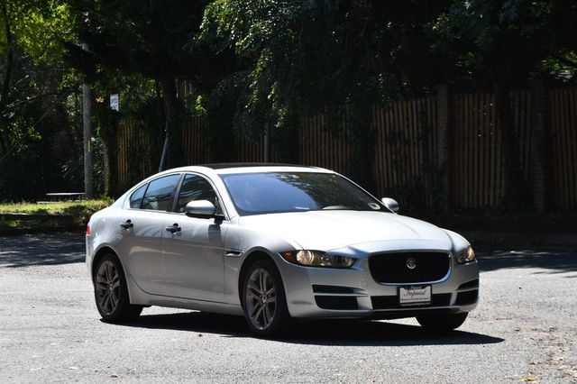 2017 Jaguar XE 35t Premium AWD - 23081117 - 10
