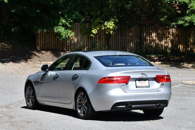 2017 Jaguar XE 35t Premium AWD - 23081117 - 3