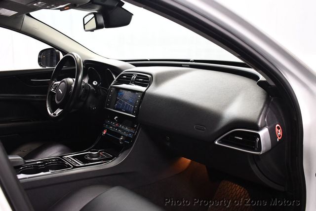 2017 Jaguar XE 35t Premium AWD - 22959077 - 10