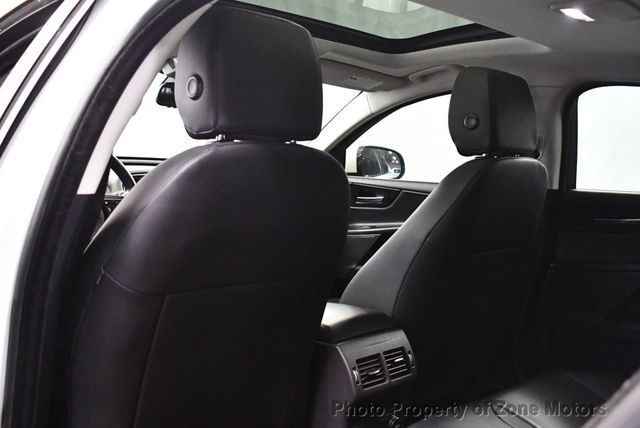 2017 Jaguar XE 35t Premium AWD - 22959077 - 18