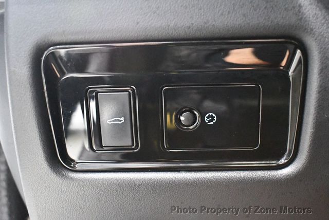 2017 Jaguar XE 35t Premium AWD - 22959077 - 29