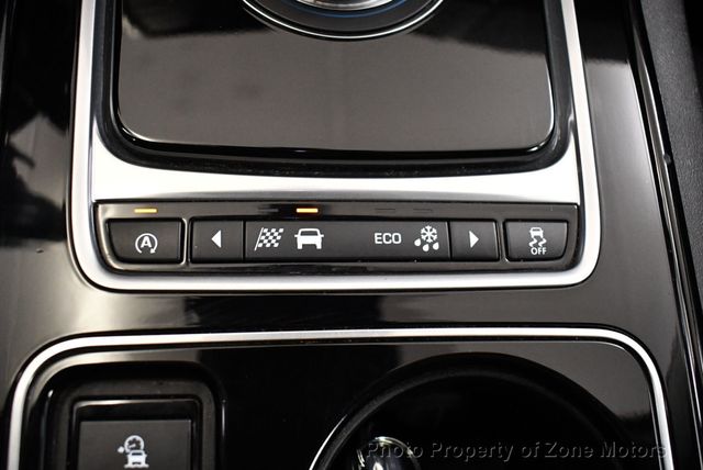 2017 Jaguar XE 35t Premium AWD - 22959077 - 39