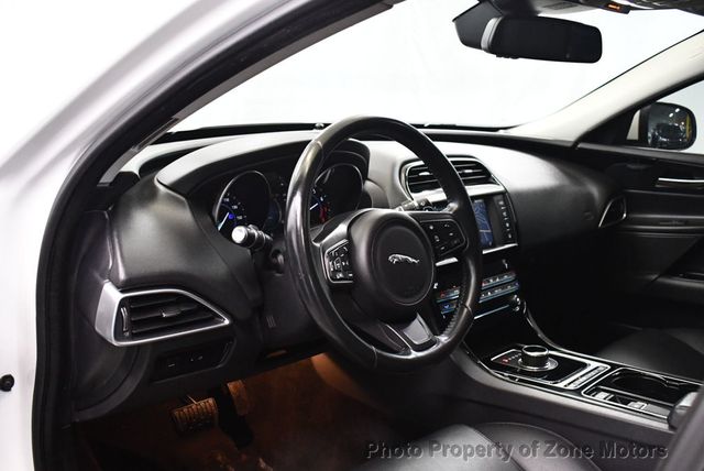 2017 Jaguar XE 35t Premium AWD - 22959077 - 4