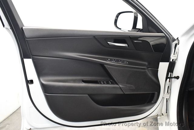 2017 Jaguar XE 35t Premium AWD - 22959077 - 6