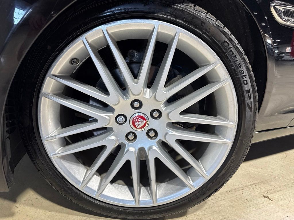 2017 Jaguar XF 20d Prestige AWD - 23056207 - 1