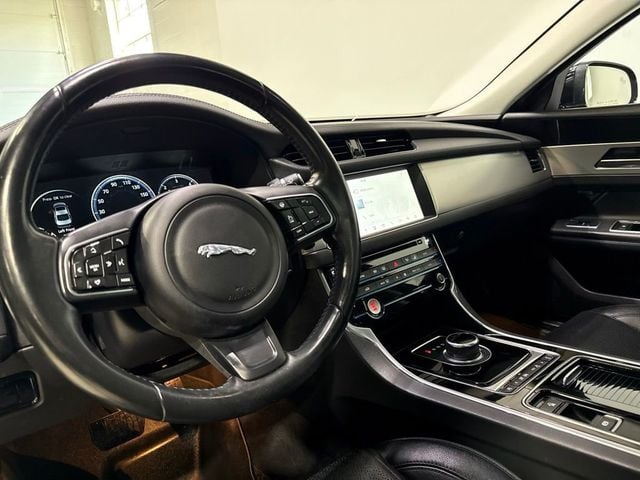 2017 Jaguar XF 20d Prestige AWD - 23056207 - 8