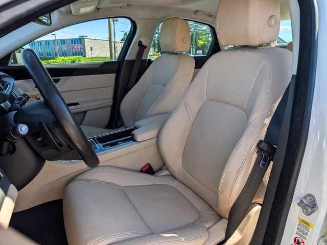 2017 Jaguar XF 35t Premium AWD - 23012131 - 13
