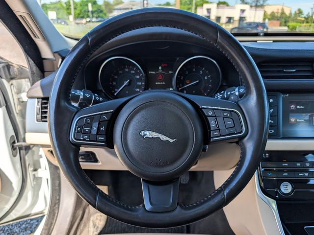 2017 Jaguar XF 35t Premium AWD - 23012131 - 21