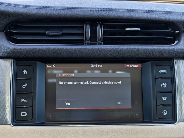 2017 Jaguar XF 35t Premium AWD - 23012131 - 26