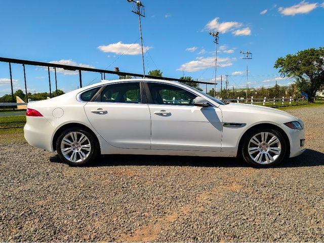 2017 Jaguar XF 35t Premium AWD - 23012131 - 3