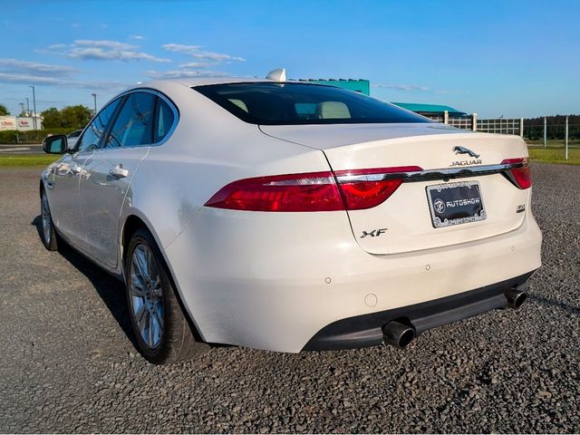 2017 Jaguar XF 35t Premium AWD - 23012131 - 7