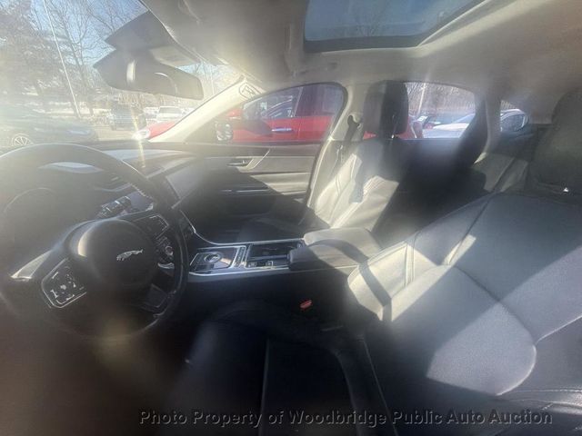 2017 Jaguar XF 35t Premium RWD - 23012663 - 5