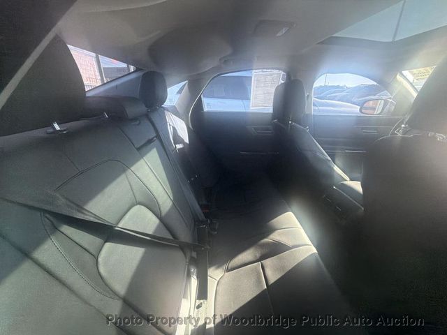 2017 Jaguar XF 35t Premium RWD - 23012663 - 7