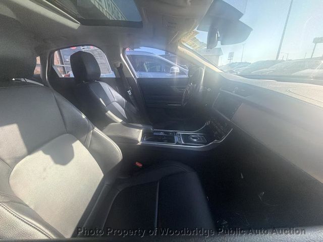 2017 Jaguar XF 35t Premium RWD - 23012663 - 8