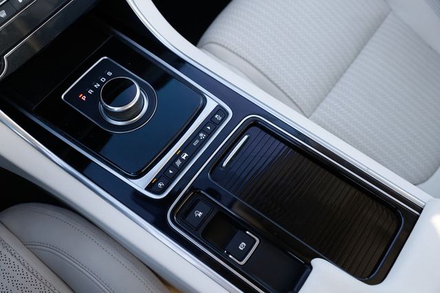 2017 Jaguar XF 35t Prestige RWD - 22948843 - 38