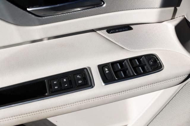 2017 Jaguar XF 35t Prestige RWD - 22948843 - 46