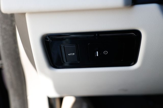 2017 Jaguar XF 35t Prestige RWD - 22948843 - 47