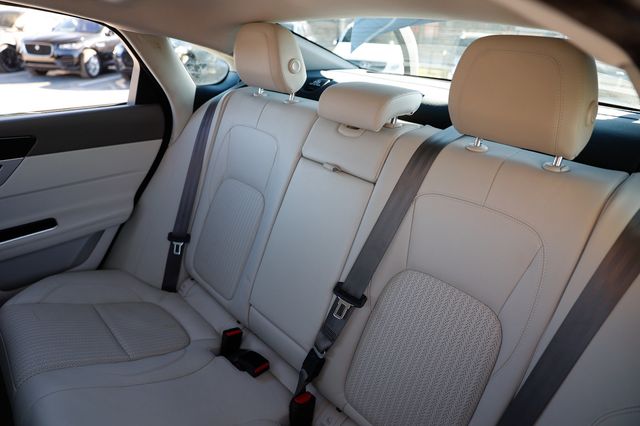 2017 Jaguar XF 35t Prestige RWD - 22948843 - 7