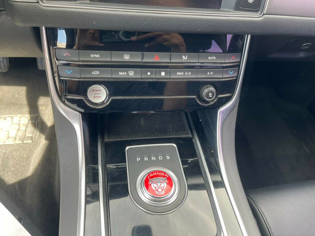 2017 Jaguar XF 35t RWD S - 22741480 - 12