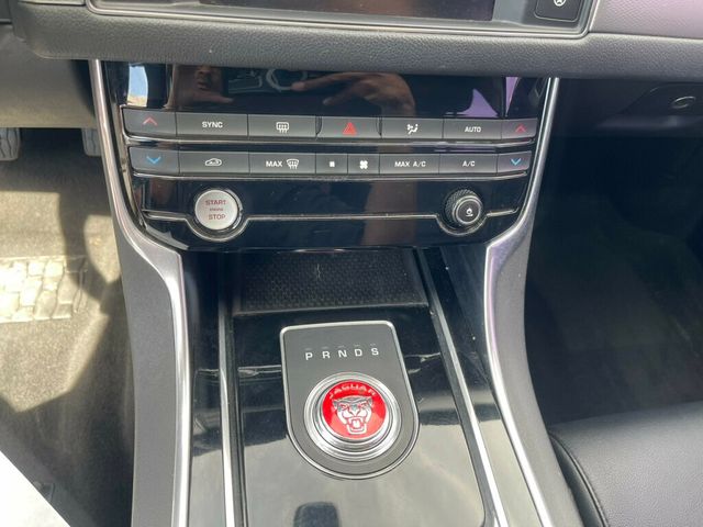 2017 Jaguar XF 35t RWD S - 22741480 - 12