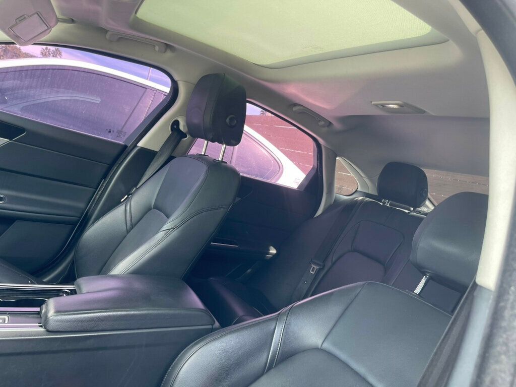 2017 Jaguar XF 35t RWD S - 22741480 - 6