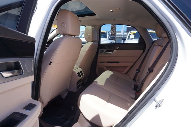 2017 Jaguar XF XF 35T, PREMIUM WHEELS, MOON ROOF, LEATHER SEATS, BACKUP CAMERA - 23029563 - 16