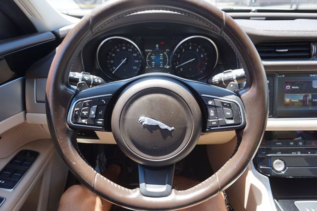 2017 Jaguar XF XF 35T, PREMIUM WHEELS, MOON ROOF, LEATHER SEATS, BACKUP CAMERA - 23029563 - 23