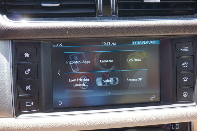 2017 Jaguar XF XF 35T, PREMIUM WHEELS, MOON ROOF, LEATHER SEATS, BACKUP CAMERA - 23029563 - 33