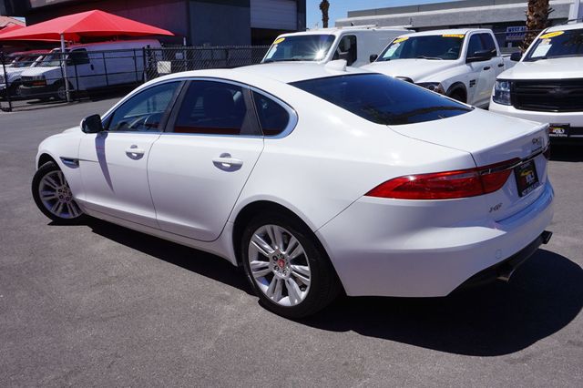 2017 Jaguar XF XF 35T, PREMIUM WHEELS, MOON ROOF, LEATHER SEATS, BACKUP CAMERA - 23029563 - 3