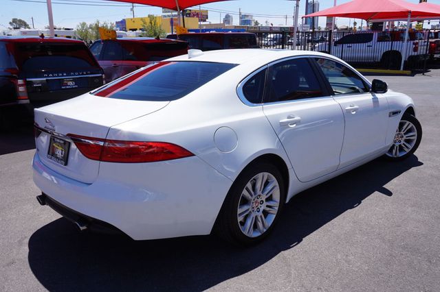 2017 Jaguar XF XF 35T, PREMIUM WHEELS, MOON ROOF, LEATHER SEATS, BACKUP CAMERA - 23029563 - 5