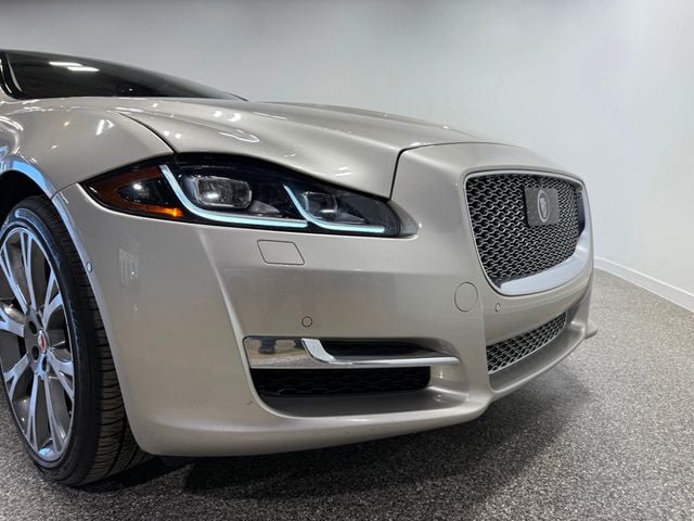 2017 Jaguar XJ XJL Portfolio AWD - 22987762 - 24