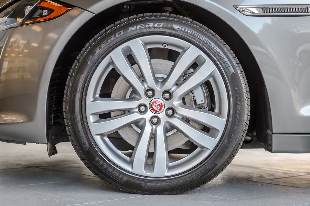 2017 Jaguar XJ XJL PORTFOLIO - NAV - PANO ROOF - BLUETOOTH - GORGEOUS - 22977042 - 13