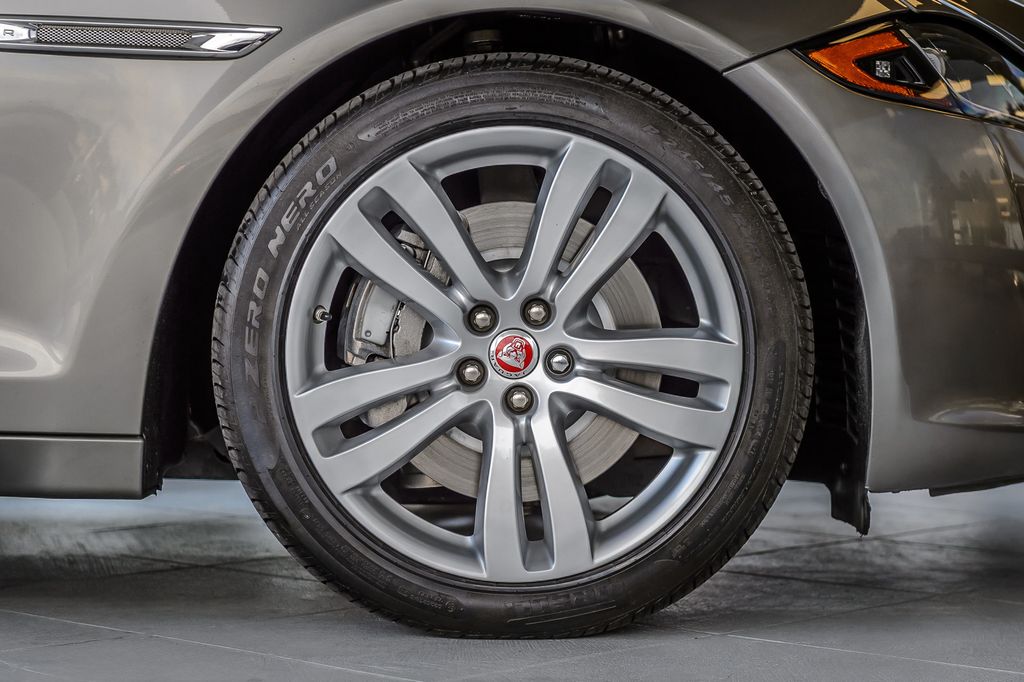 2017 Jaguar XJ XJL PORTFOLIO - NAV - PANO ROOF - BLUETOOTH - GORGEOUS - 22977042 - 16