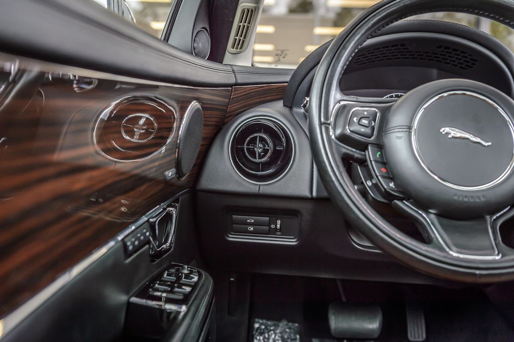 2017 Jaguar XJ XJ-R SPORT AWD - NAV - PANO ROOF - BACKUP CAM - GORGEOUS - 22970818 - 27