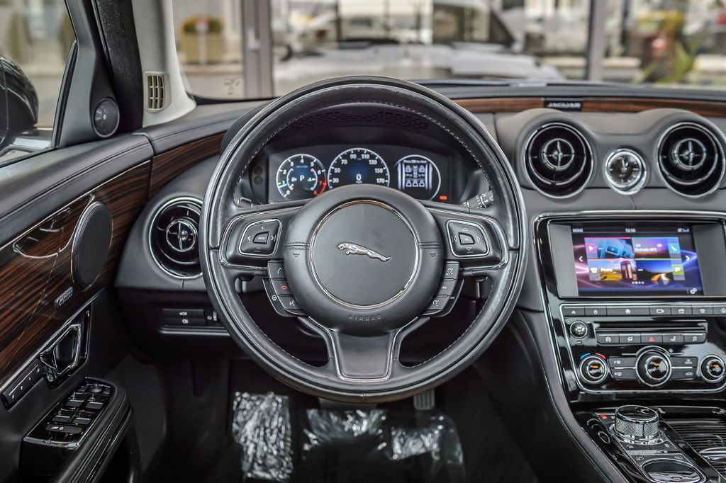 2017 Jaguar XJ XJ-R SPORT AWD - NAV - PANO ROOF - BACKUP CAM - GORGEOUS - 22970818 - 28