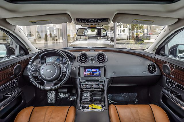 2017 Jaguar XJ XJ-R SPORT AWD - NAV - PANO ROOF - BACKUP CAM - GORGEOUS - 22970818 - 2