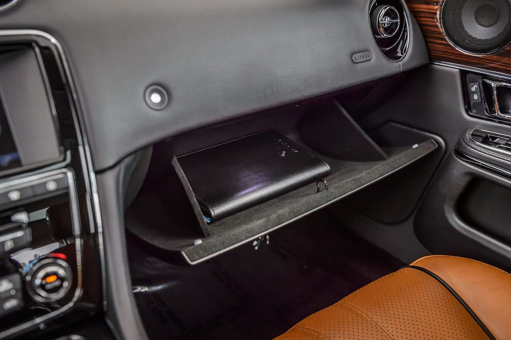 2017 Jaguar XJ XJ-R SPORT AWD - NAV - PANO ROOF - BACKUP CAM - GORGEOUS - 22970818 - 35