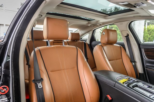 2017 Jaguar XJ XJ-R SPORT AWD - NAV - PANO ROOF - BACKUP CAM - GORGEOUS - 22970818 - 37