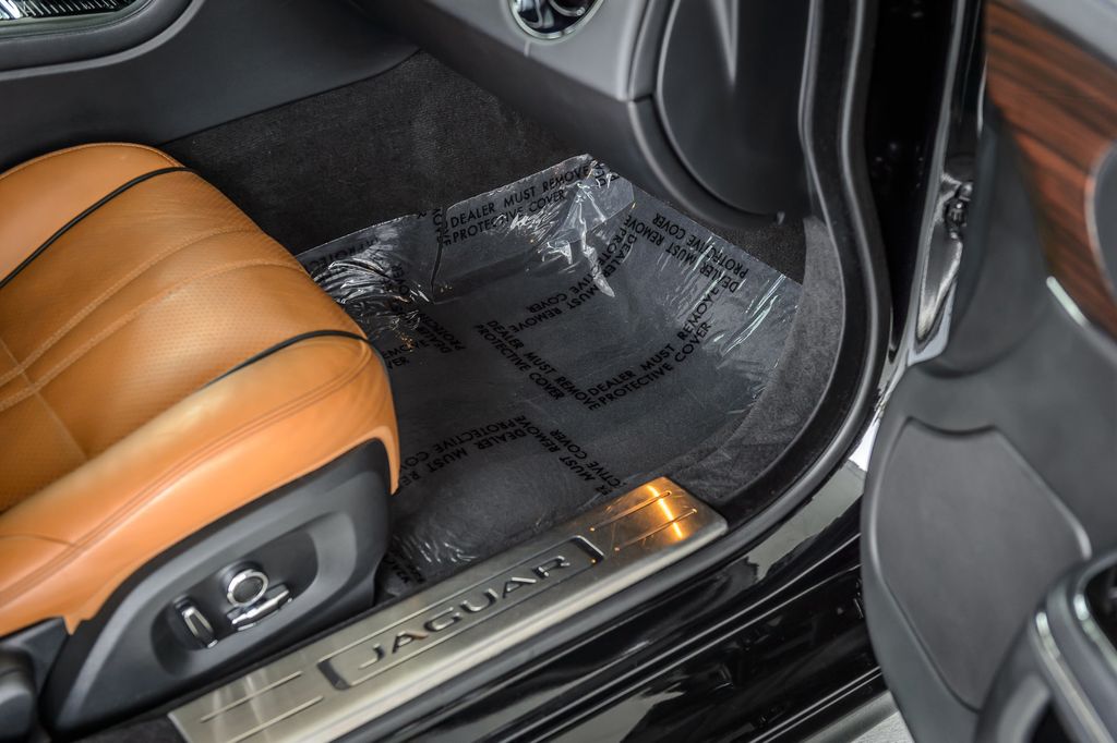 2017 Jaguar XJ XJ-R SPORT AWD - NAV - PANO ROOF - BACKUP CAM - GORGEOUS - 22970818 - 47