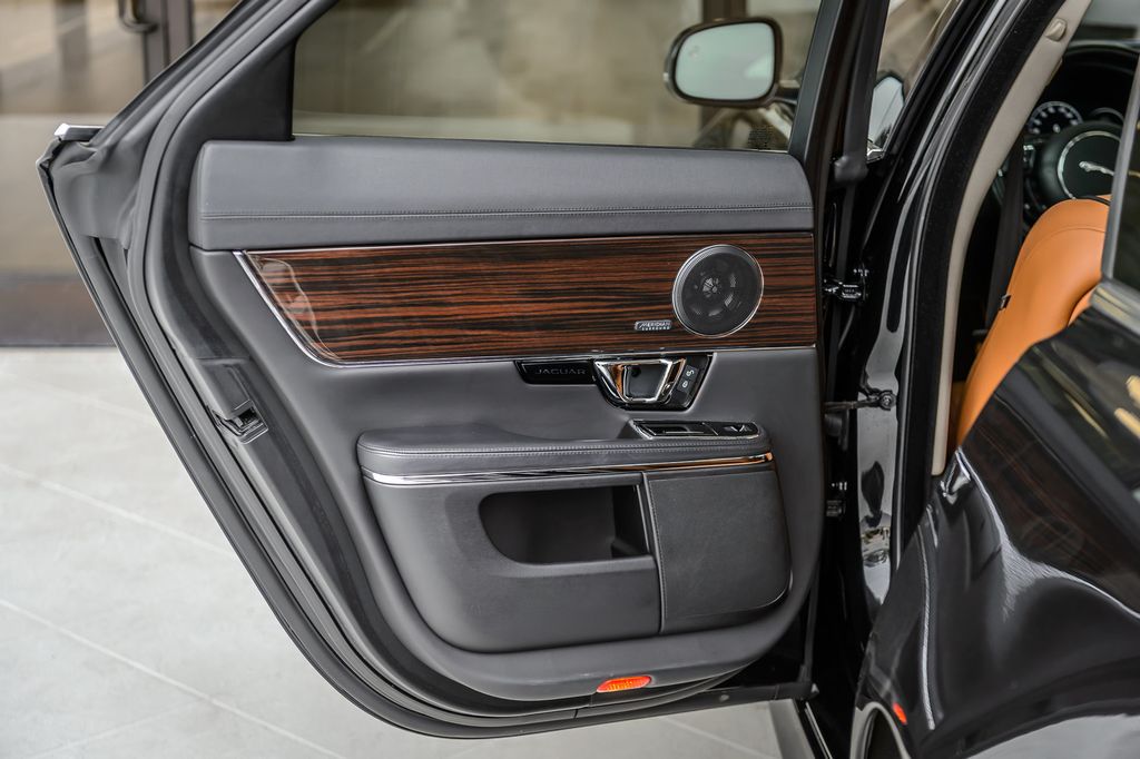 2017 Jaguar XJ XJ-R SPORT AWD - NAV - PANO ROOF - BACKUP CAM - GORGEOUS - 22970818 - 54