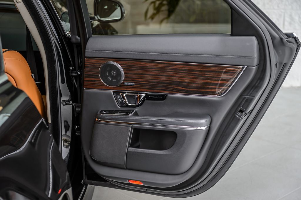 2017 Jaguar XJ XJ-R SPORT AWD - NAV - PANO ROOF - BACKUP CAM - GORGEOUS - 22970818 - 55