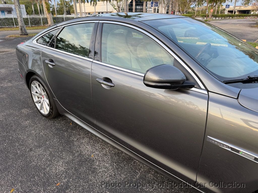 2017 Jaguar XJ XJ R-Sport Sedan 3.0L Supercharged V6 - 22995758 - 28