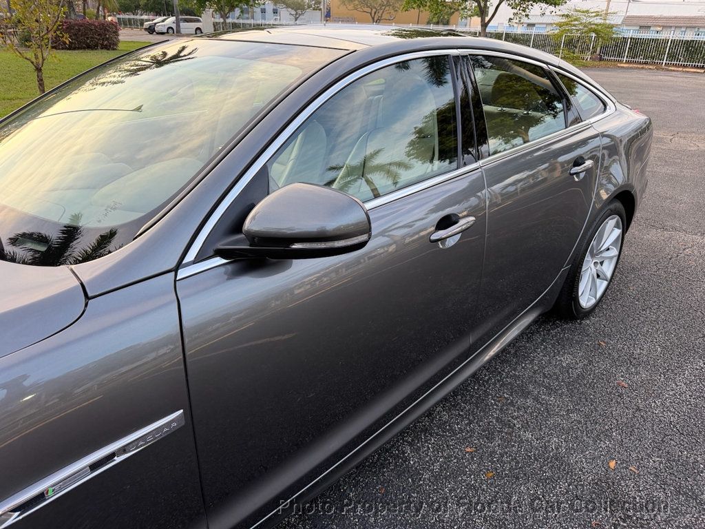 2017 Jaguar XJ XJ R-Sport Sedan 3.0L Supercharged V6 - 22995758 - 29