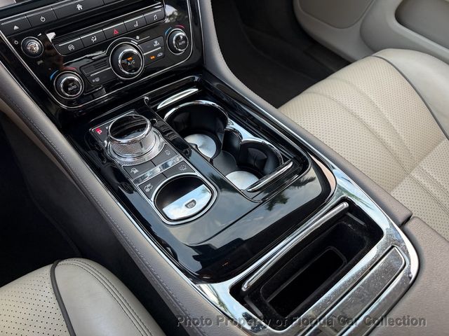 2017 Jaguar XJ XJ R-Sport Sedan 3.0L Supercharged V6 - 22995758 - 61