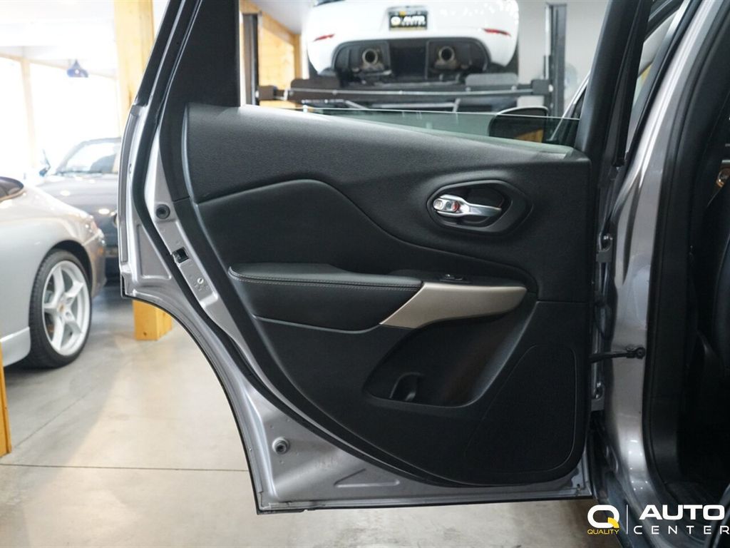 2017 Jeep Cherokee  - 23044322 - 21