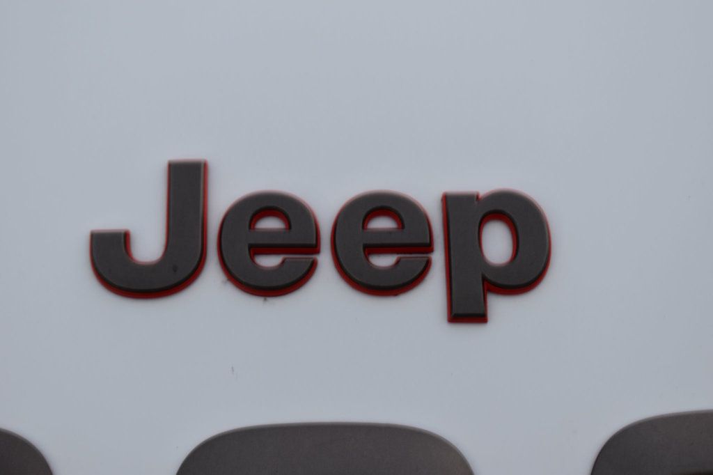 2017 Jeep Cherokee 80th Anniversary Edition photo 61