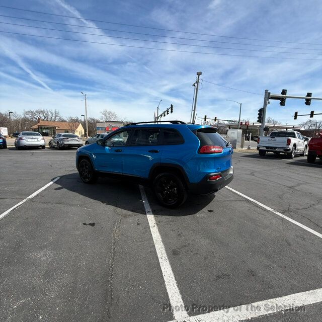 2017 Jeep Cherokee ALTITUDE 4X4 W/QUICK ORDER PKG, SIRIUS RADIO PKG - 22996234 - 9