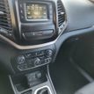 2017 Jeep Cherokee Altitude FWD - 22748857 - 17