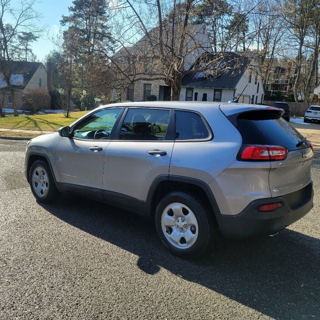 2017 Jeep Cherokee Altitude FWD - 22748857 - 2