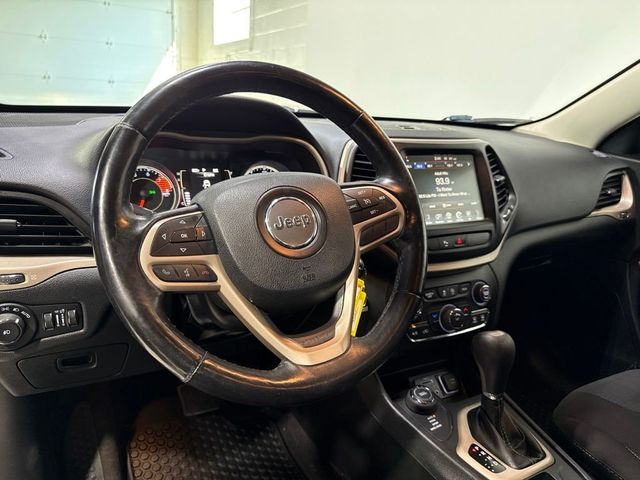 2017 Jeep Cherokee Latitude 4x4 - 23075879 - 9